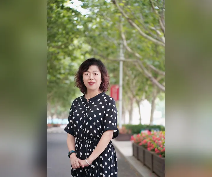 闵炜老师 · 高中英语